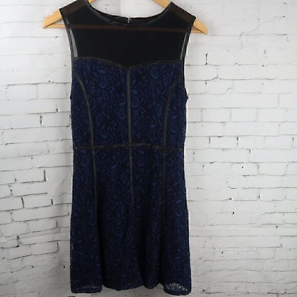 FOREVER 21 XXI JUNIORS BLUE BLACK SLEEVELESS LACE DRESS SIZE MEDIUM - Picture 1 of 9